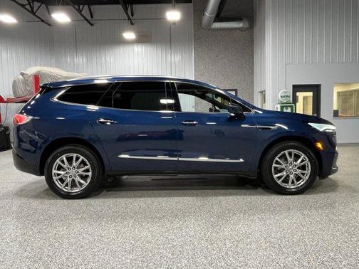 2023 Buick Enclave Essence AWD