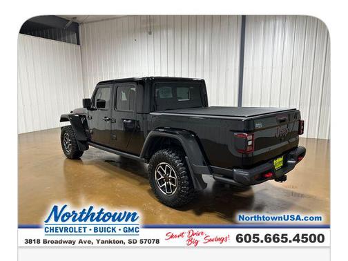 Black Clearcoat 2024 Jeep Gladiator Rubicon