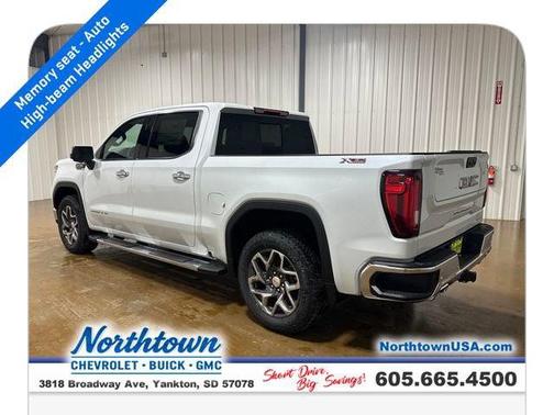 Glacier White Tricoat 2026 GMC Sierra 1500 SLT