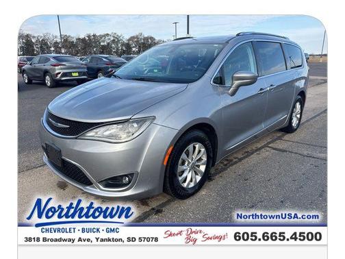 2018 Chrysler Pacifica Touring-L