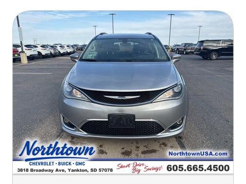 2018 Chrysler Pacifica Touring-L