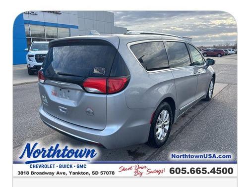2018 Chrysler Pacifica Touring-L