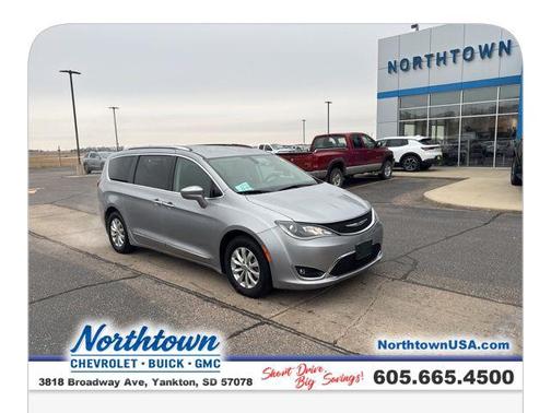 2018 Chrysler Pacifica Touring-L