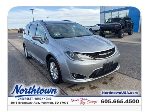 2018 Chrysler Pacifica Touring-L