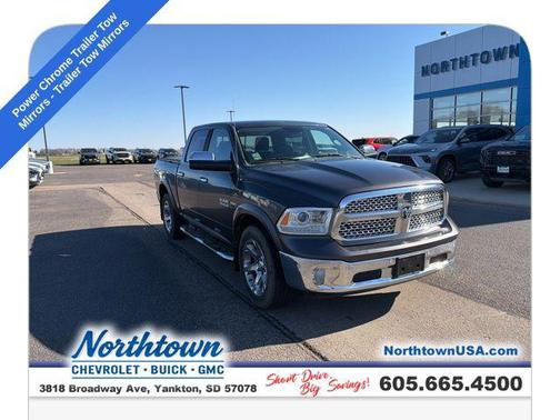 Granite Crystal Metallic Clearcoat 2016 RAM 1500 Laramie