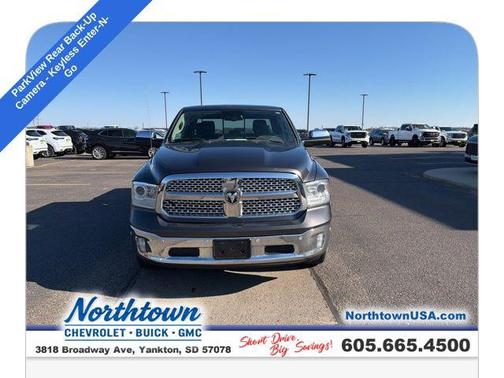 Granite Crystal Metallic Clearcoat 2016 RAM 1500 Laramie