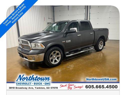 Granite Crystal Metallic Clearcoat 2016 RAM 1500 Laramie
