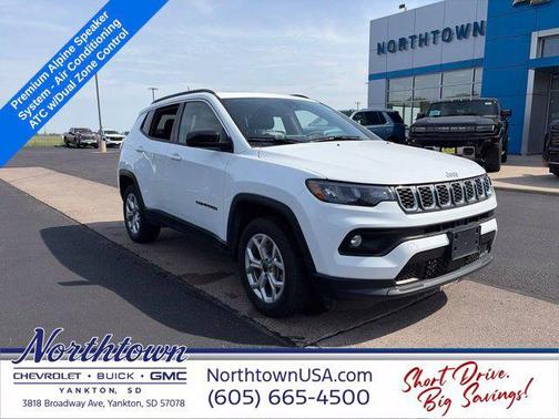 Bright White Clearcoat 2025 Jeep Compass Latitude