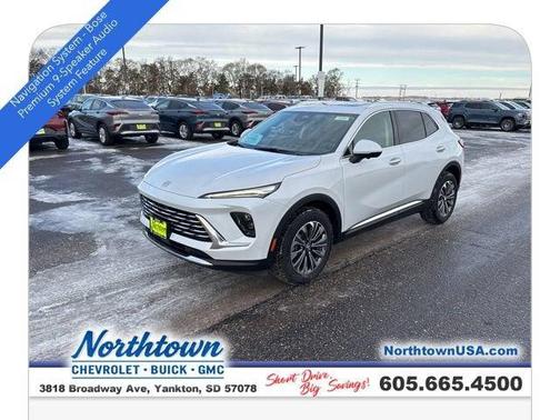 Iridescent White Tricoat 2026 Buick Envision Preferred AWD