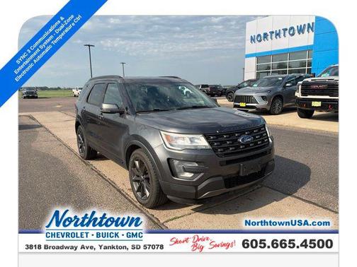 Magnetic Metallic 2017 Ford Explorer XLT