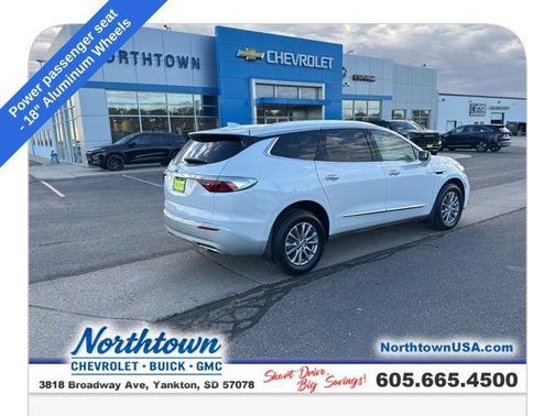 2023 Buick Enclave Essence AWD