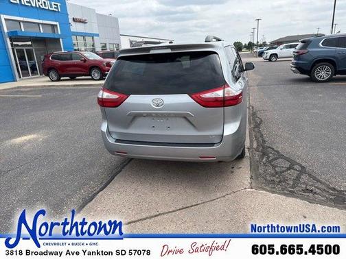 2015 Toyota Sienna LE