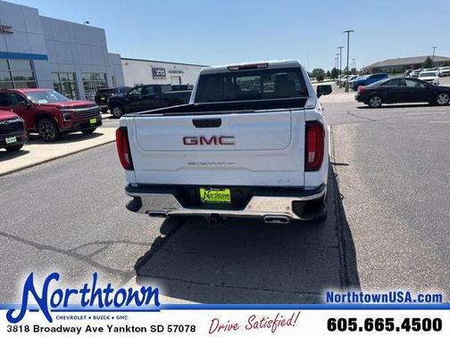 2025 GMC Sierra 1500 SLT