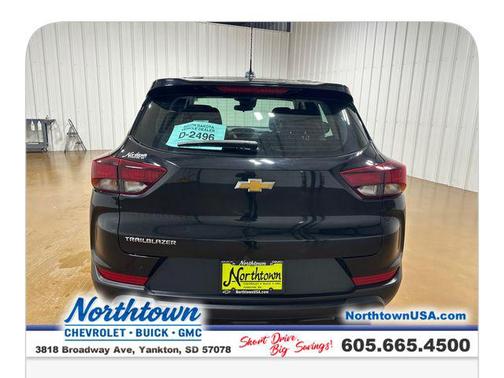 Mosaic Black Metallic 2023 Chevrolet Trailblazer LS
