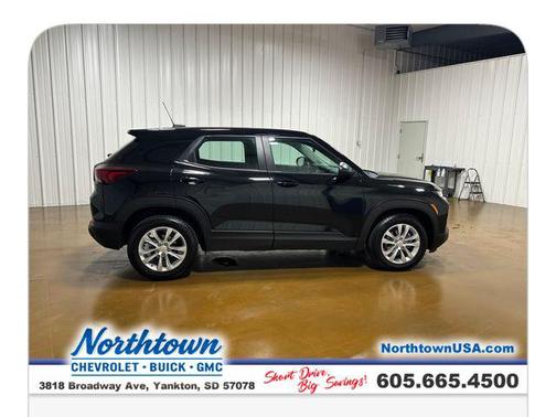 Mosaic Black Metallic 2023 Chevrolet Trailblazer LS