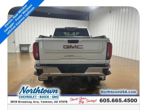 White Frost Tricoat 2021 GMC Sierra 2500 SLT
