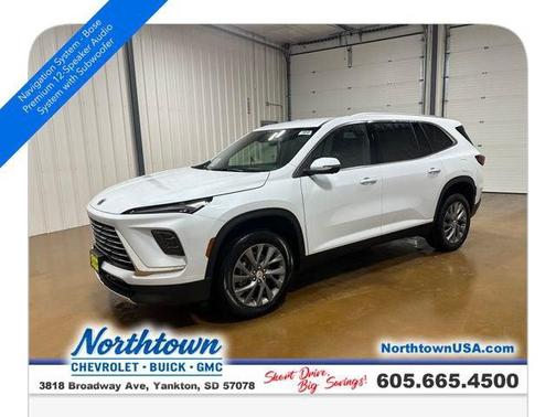 Iridescent White Tricoat 2026 Buick Enclave Preferred FWD