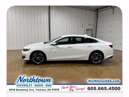 Summit White 2024 Chevrolet Malibu FWD 1LT