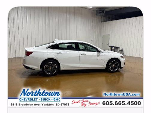 Summit White 2024 Chevrolet Malibu FWD 1LT