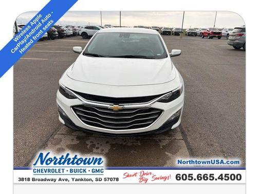 Summit White 2024 Chevrolet Malibu FWD 1LT