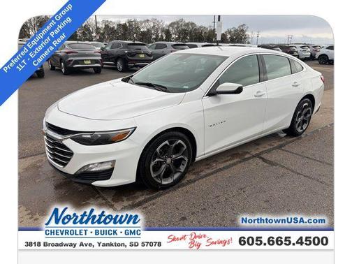 Summit White 2024 Chevrolet Malibu FWD 1LT