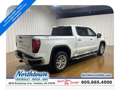 Summit White 2022 GMC Sierra 1500 SLT
