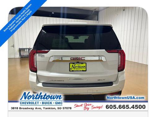 White Frost Tricoat 2023 GMC Yukon SLT