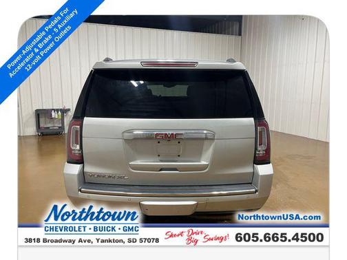 Quicksilver Metallic 2016 GMC Yukon XL Denali