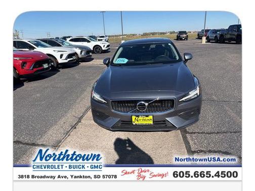 2020 Volvo S60 T6 Momentum