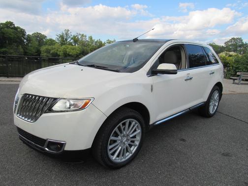 2013 Lincoln MKX Base