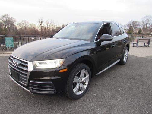 BLACK METALLIC 2018 Audi Q5 2.0T Premium Plus