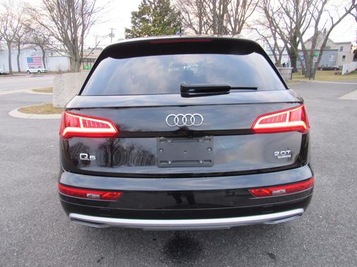 BLACK METALLIC 2018 Audi Q5 2.0T Premium Plus