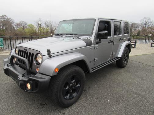 SILVER 2015 Jeep Wrangler Unlimited Sahara SUV