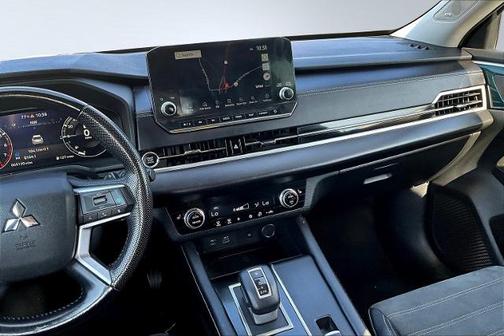 2022 Mitsubishi Outlander SE