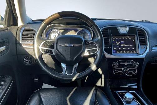 2019 Chrysler 300 LIMITED