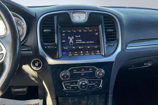 2019 Chrysler 300 LIMITED