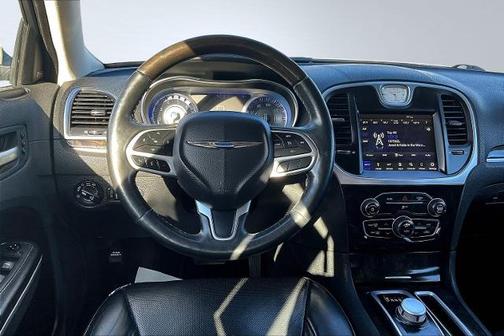 2019 Chrysler 300 LIMITED