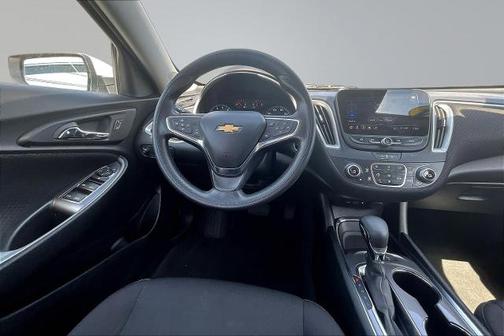 Summit White 2024 Chevrolet Malibu LT W/1LT