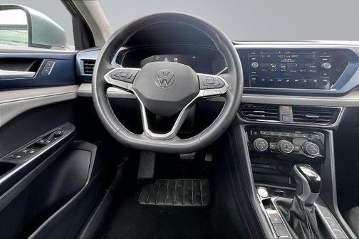 Pyrite Silver Metallic 2024 Volkswagen Taos 1.5T SE