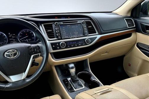 2019 Toyota Highlander 