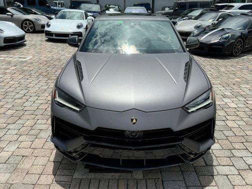 2023 Lamborghini Urus Performante