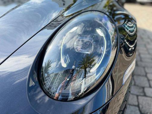 2025 Porsche 911 Carrera