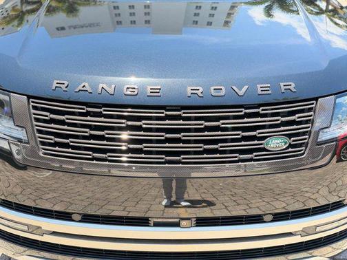 Black 2023 Land Rover Range Rover P400 SE