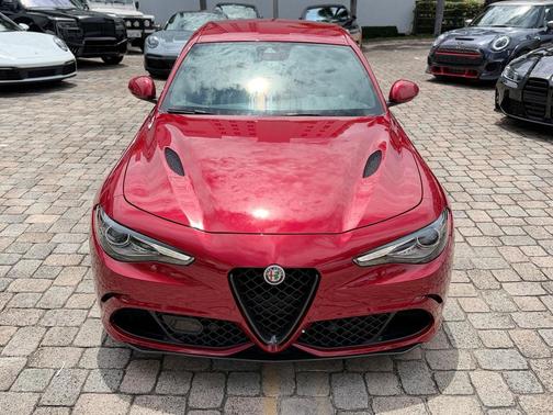 Rosso Competizione Tri-Coat 2017 Alfa Romeo Giulia Quadrifoglio