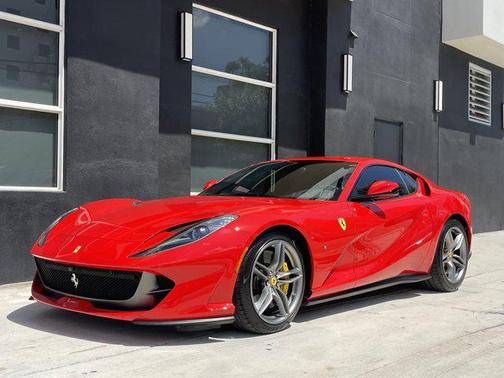 2019 Ferrari 812 Superfast Base