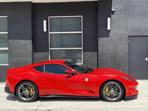 2019 Ferrari 812 Superfast Base