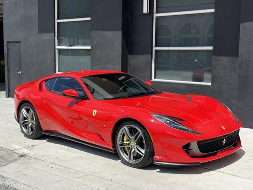 2019 Ferrari 812 Superfast Base