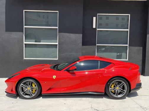 2019 Ferrari 812 Superfast Base