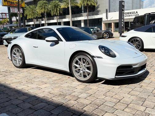 2025 Porsche 911 Carrera