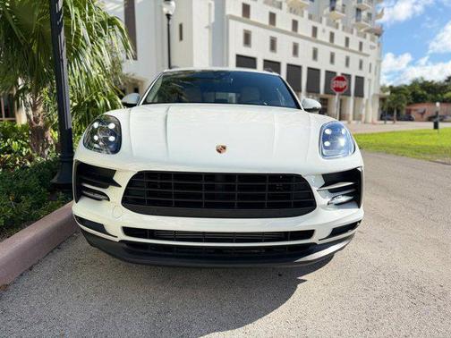 2020 Porsche Macan AWD